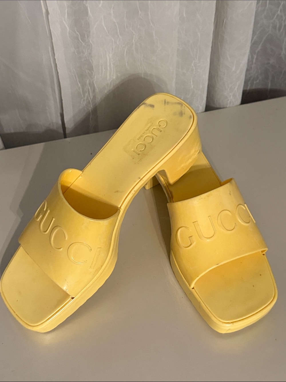 Gucci Yellow Patent Logo Slide Sandals 37 size - Picture 7 of 14